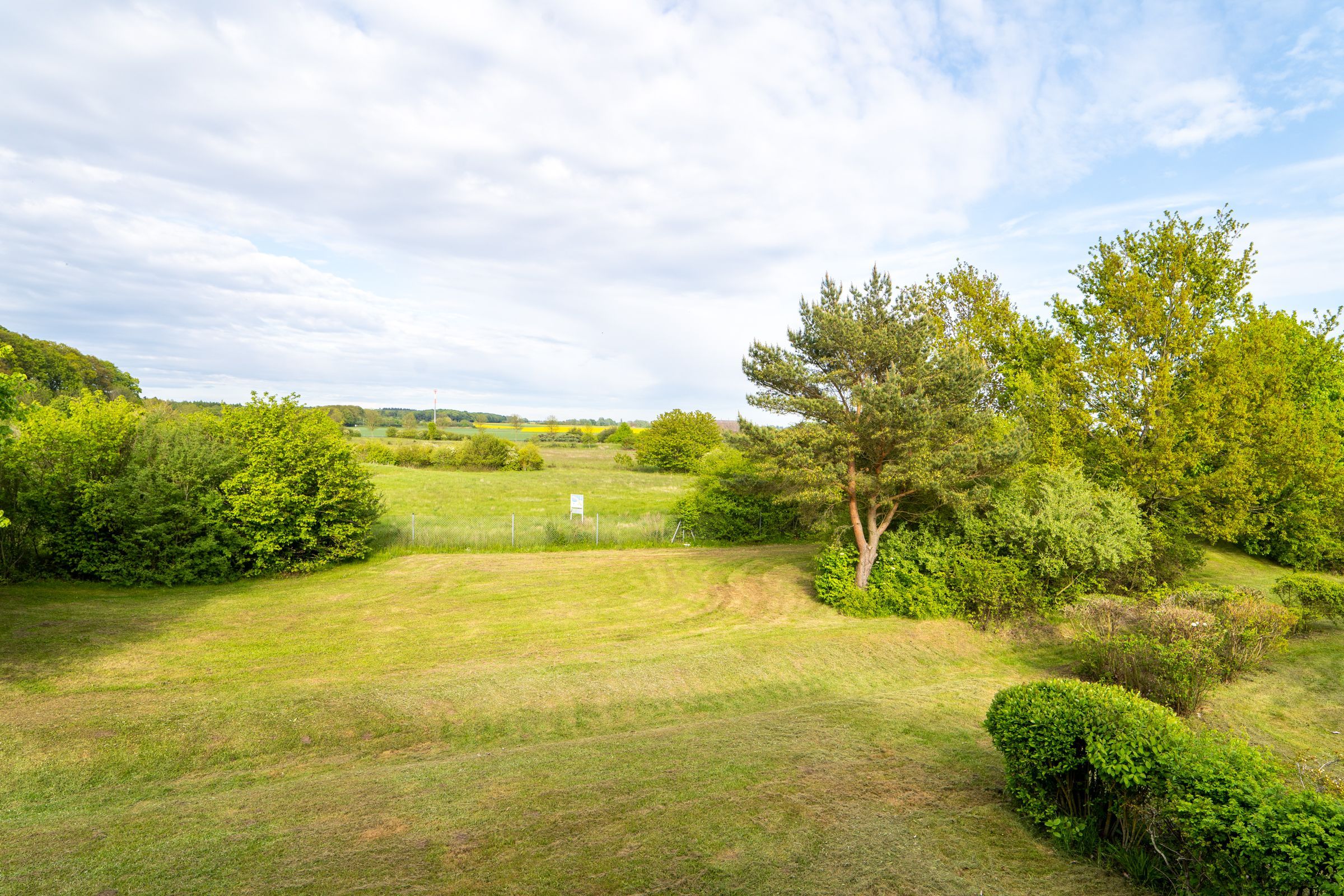Feriendorf Rugana Komfort Ferienwohnung mit 1 Schlafzimmer (A18) Insel Rügen - Gartenblick