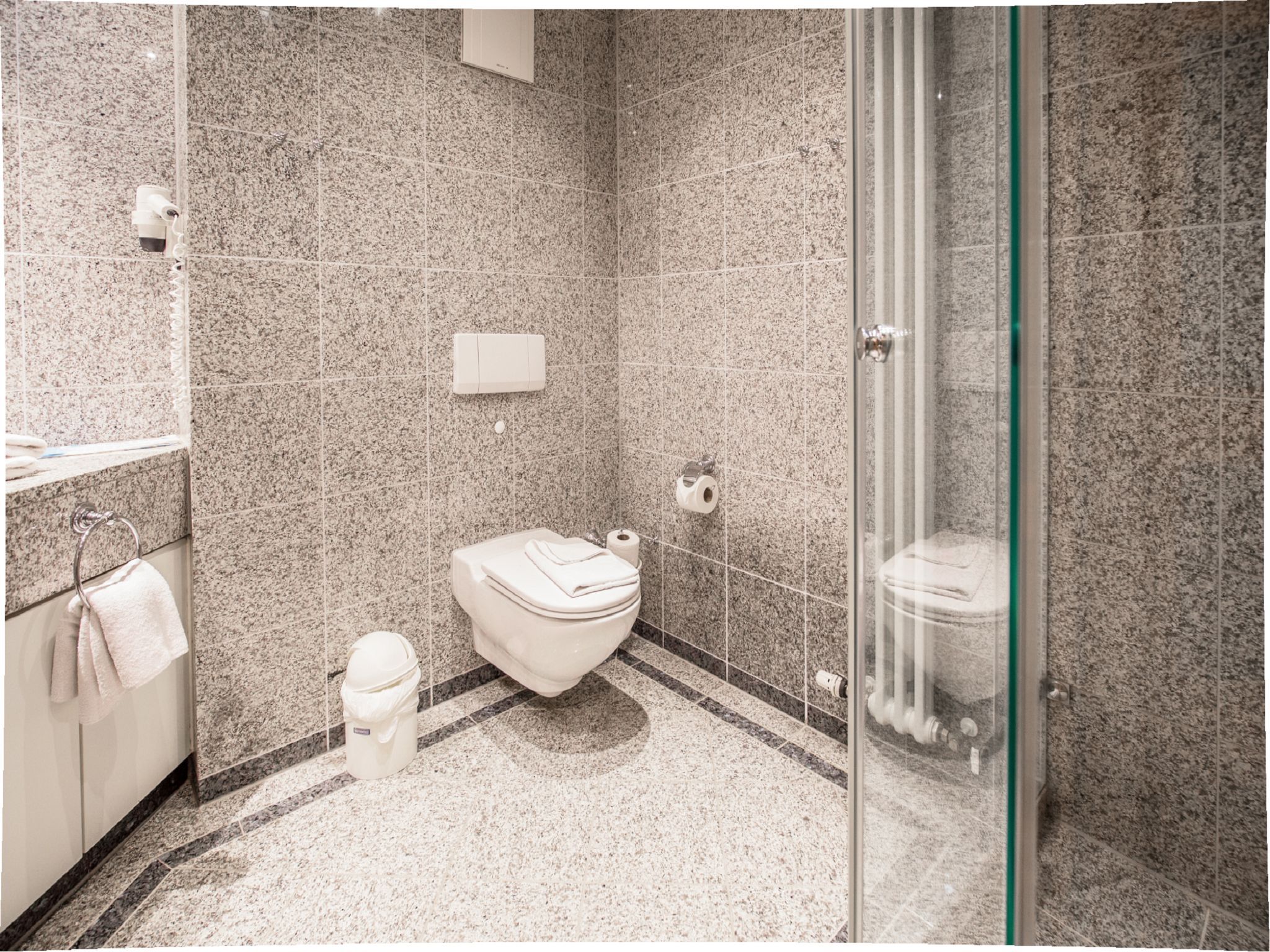 Dünenpark Binz Komfort Ferienwohnung mit 1 Schlafzimmer und Balkon im Dachgeschoss (282) Insel Rügen - Badezimmer