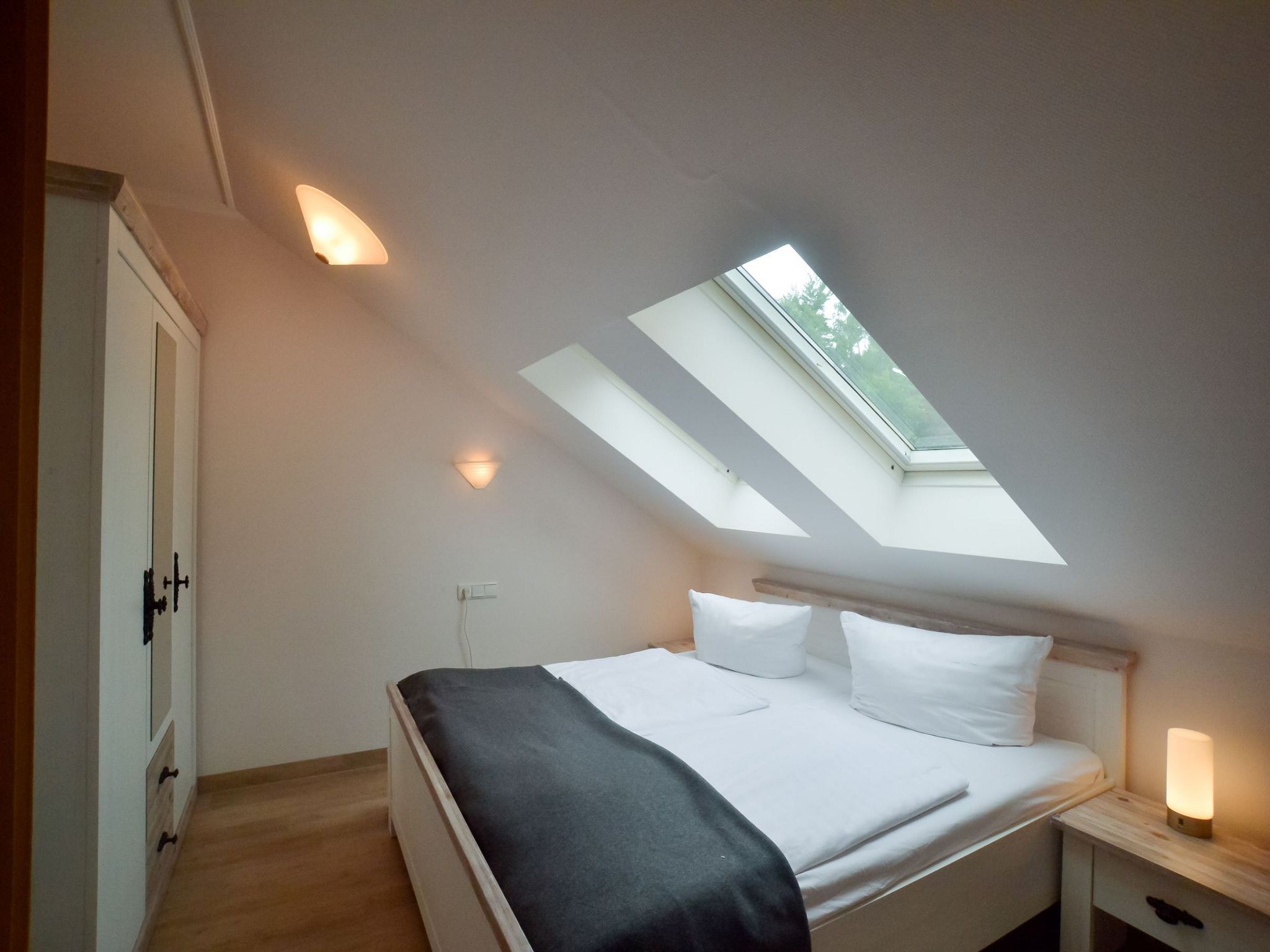 Dünenpark Binz Komfortplus Ferienwohnung mit 2 Schlafzimmern und Balkon im Dachgeschoss (009) Insel Rügen - Schlafzimmer