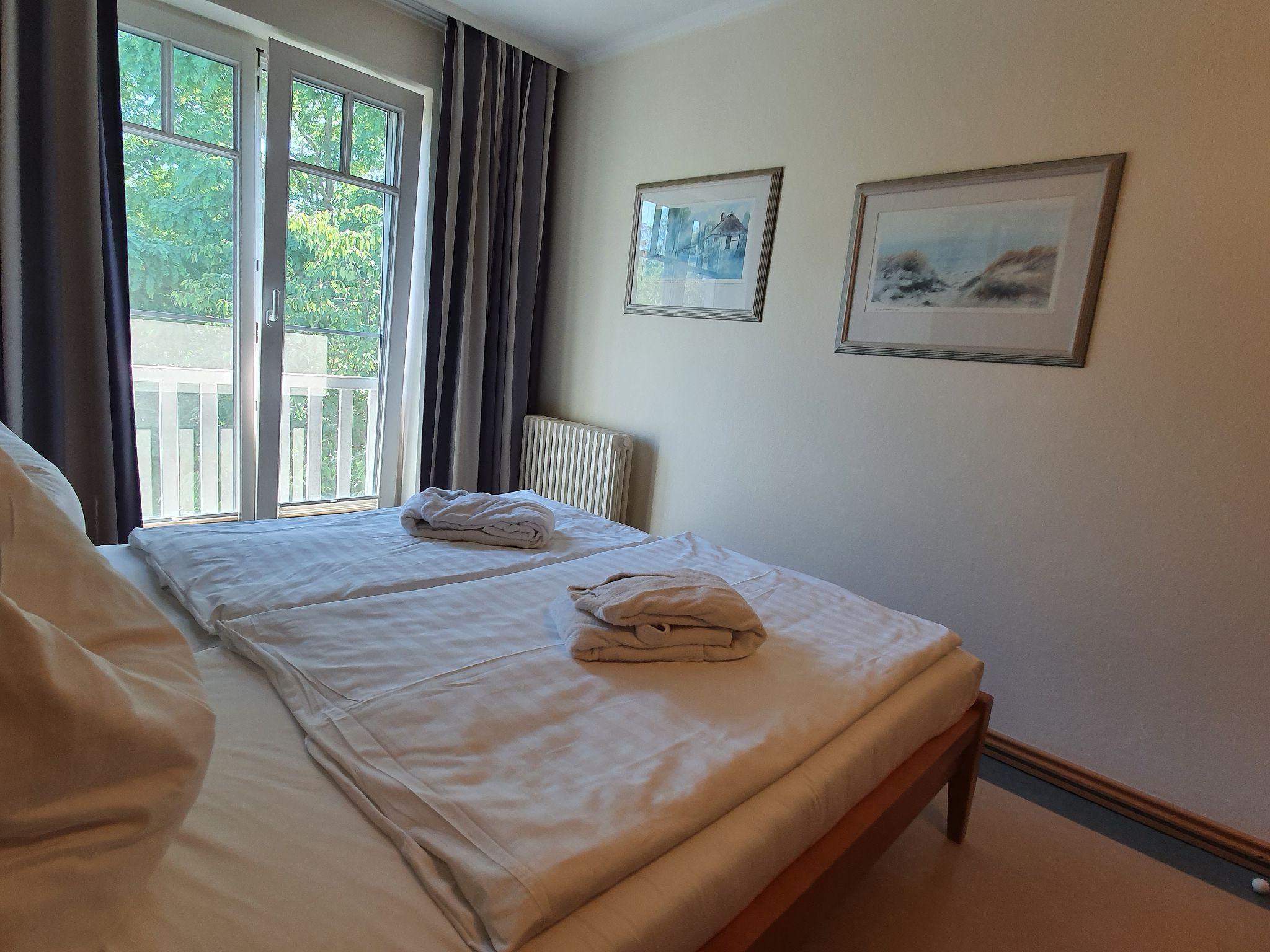 Dünenpark Binz Komfort Ferienwohnung mit 1 Schlafzimmer und Balkon im Dachgeschoss (282) Insel Rügen - Schlafzimmer