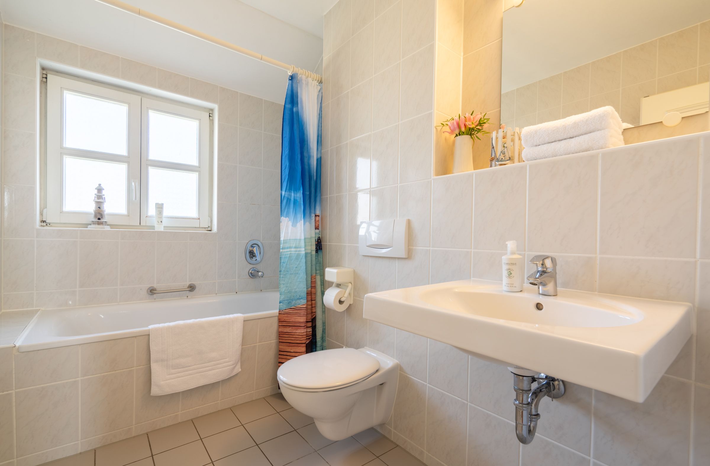 Feriendorf Rugana Klassik Ferienwohnung mit 2 Schlafzimmern und Terrasse (C50) Insel Rügen - Badezimmer