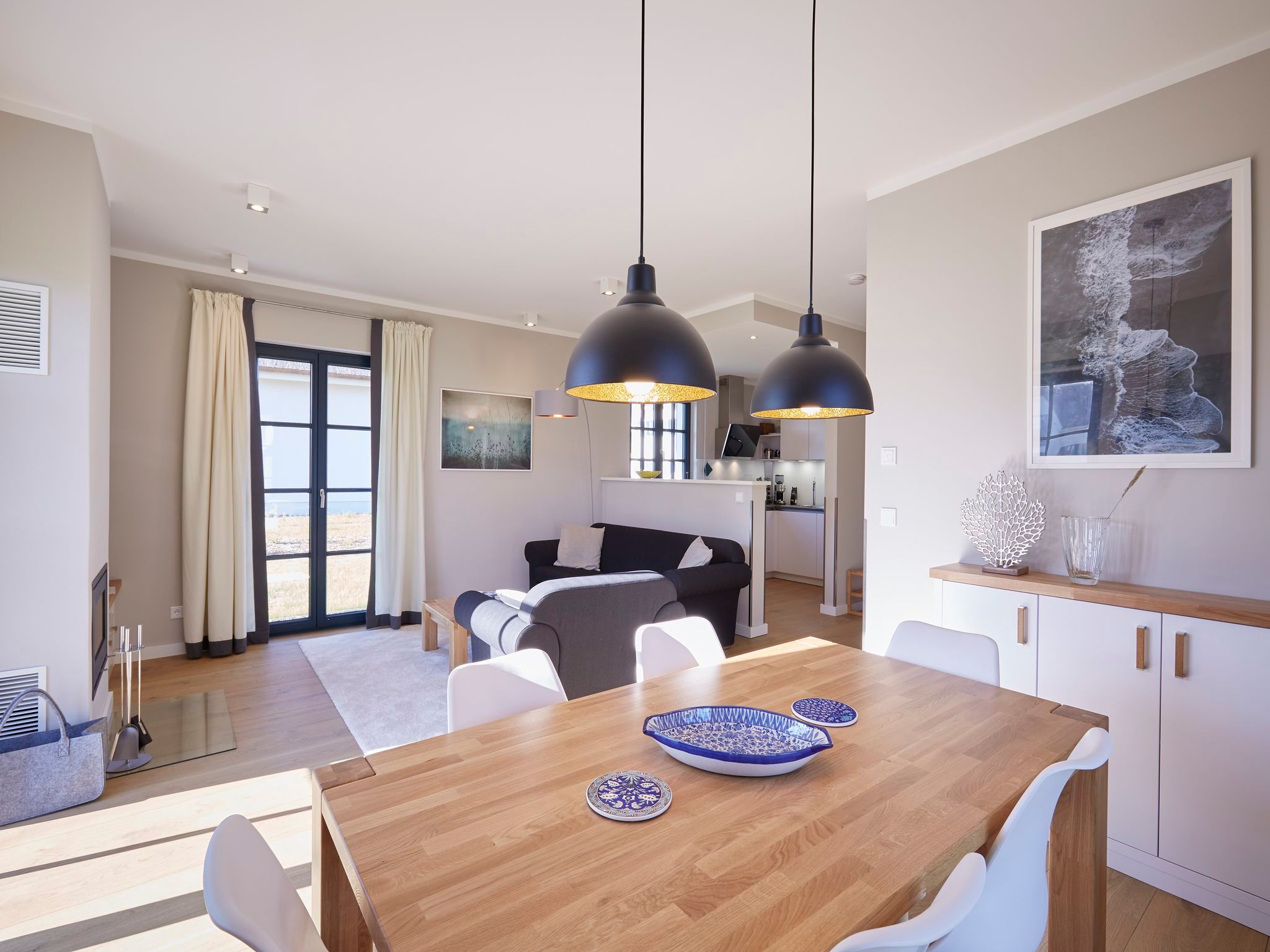 Premium Reetdachvilla mit 3 Schlafzimmern, Sauna und Kamin (F07) - Wohnzimmer