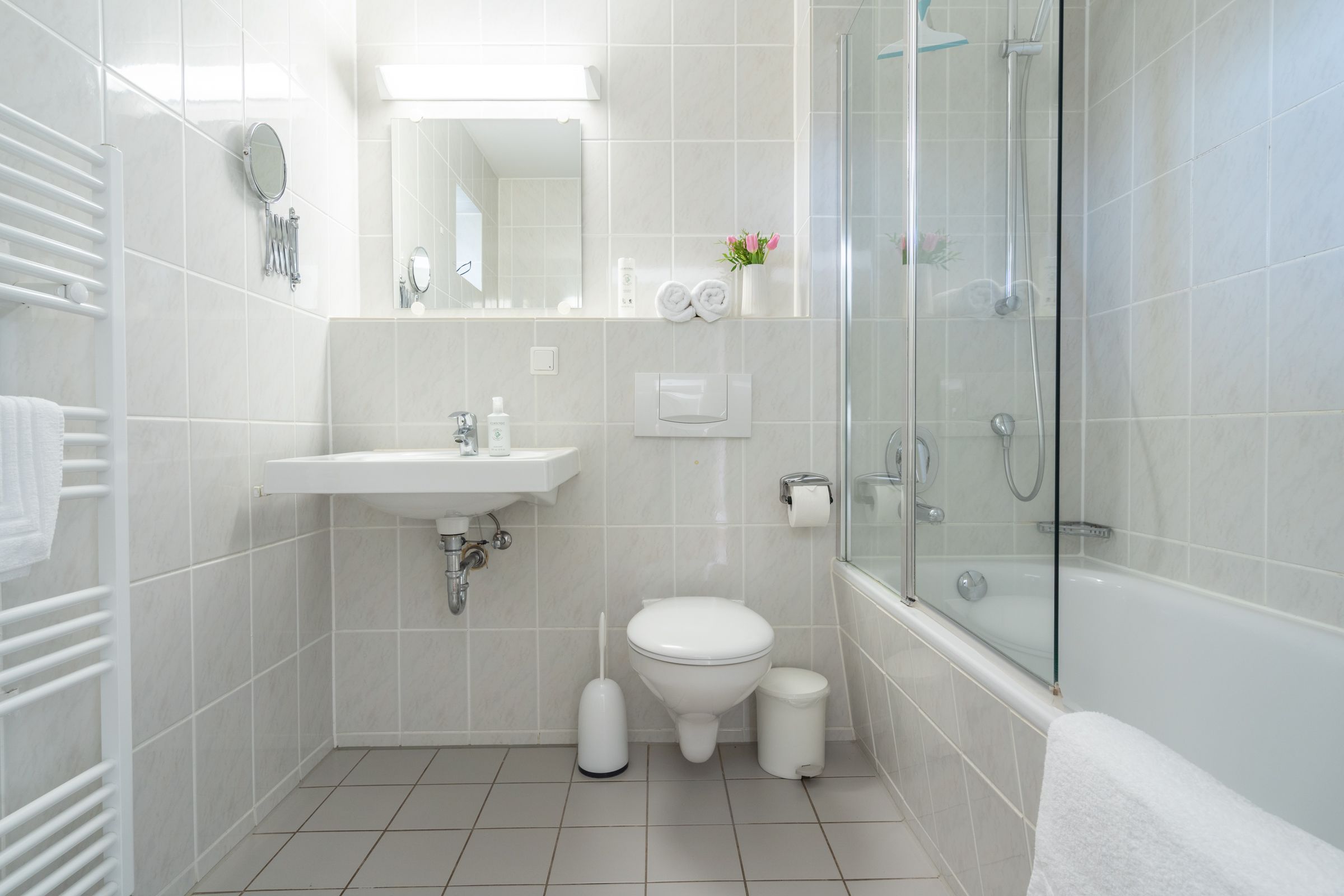 Feriendorf Rugana Komfort Ferienwohnung mit 1 Schlafzimmern und Terrasse (C34) Insel Rügen - Badezimmer