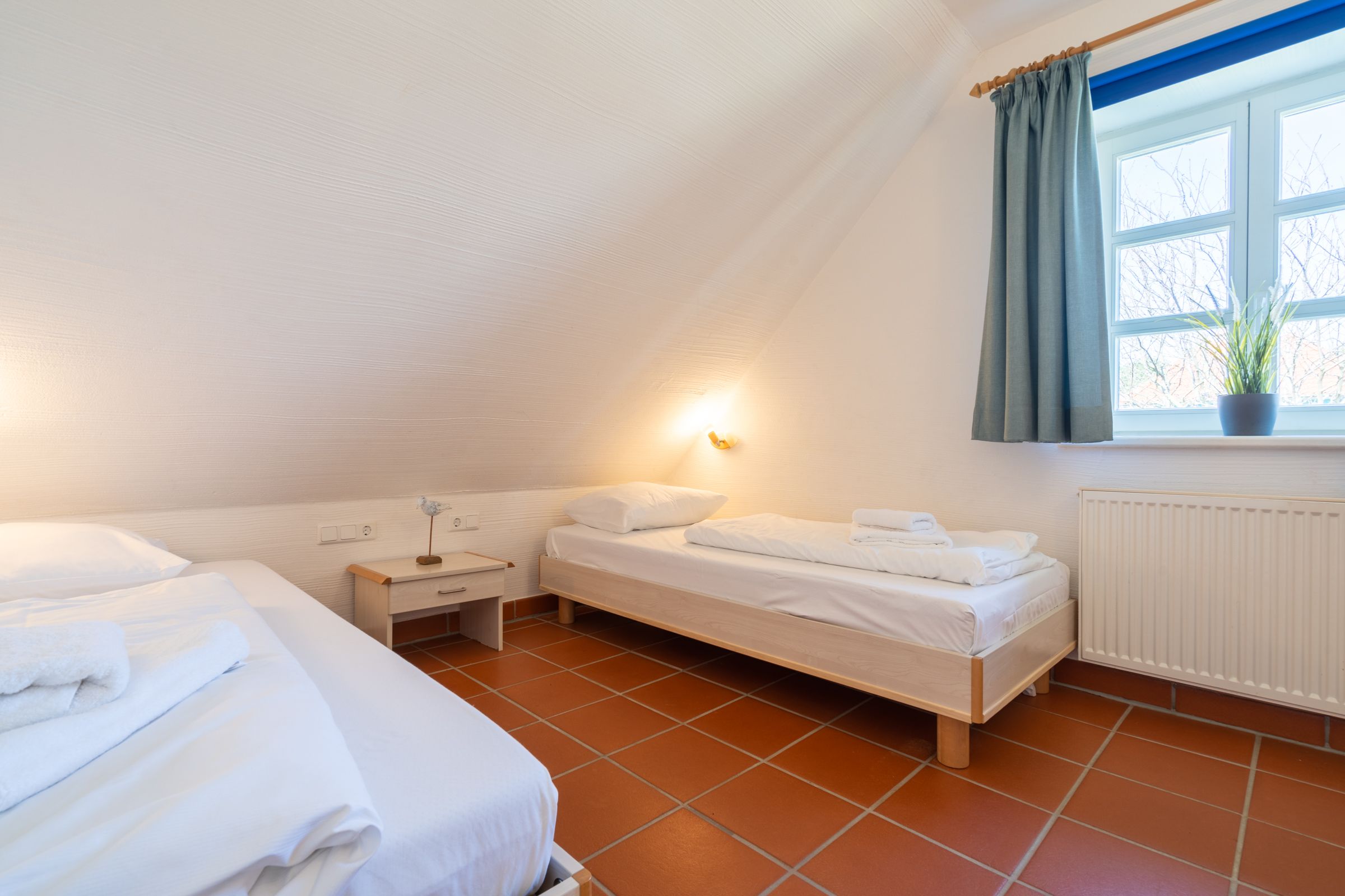 Feriendorf Rugana Klassik Ferienwohnung mit 2 Schlafzimmern und Terrasse (C54) Insel Rügen - Schlafzimmer