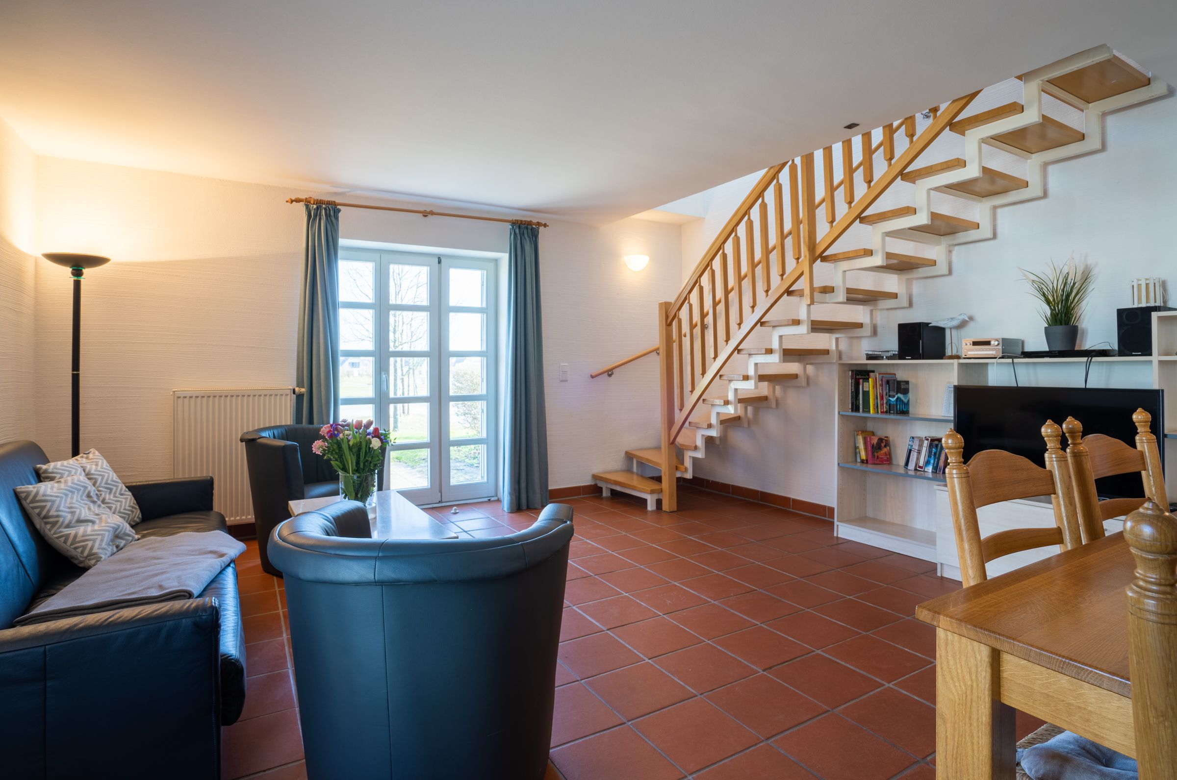 Feriendorf Rugana Klassik Ferienwohnung mit 2 Schlafzimmern und Terrasse (C54) Insel Rügen - Wohnzimmer