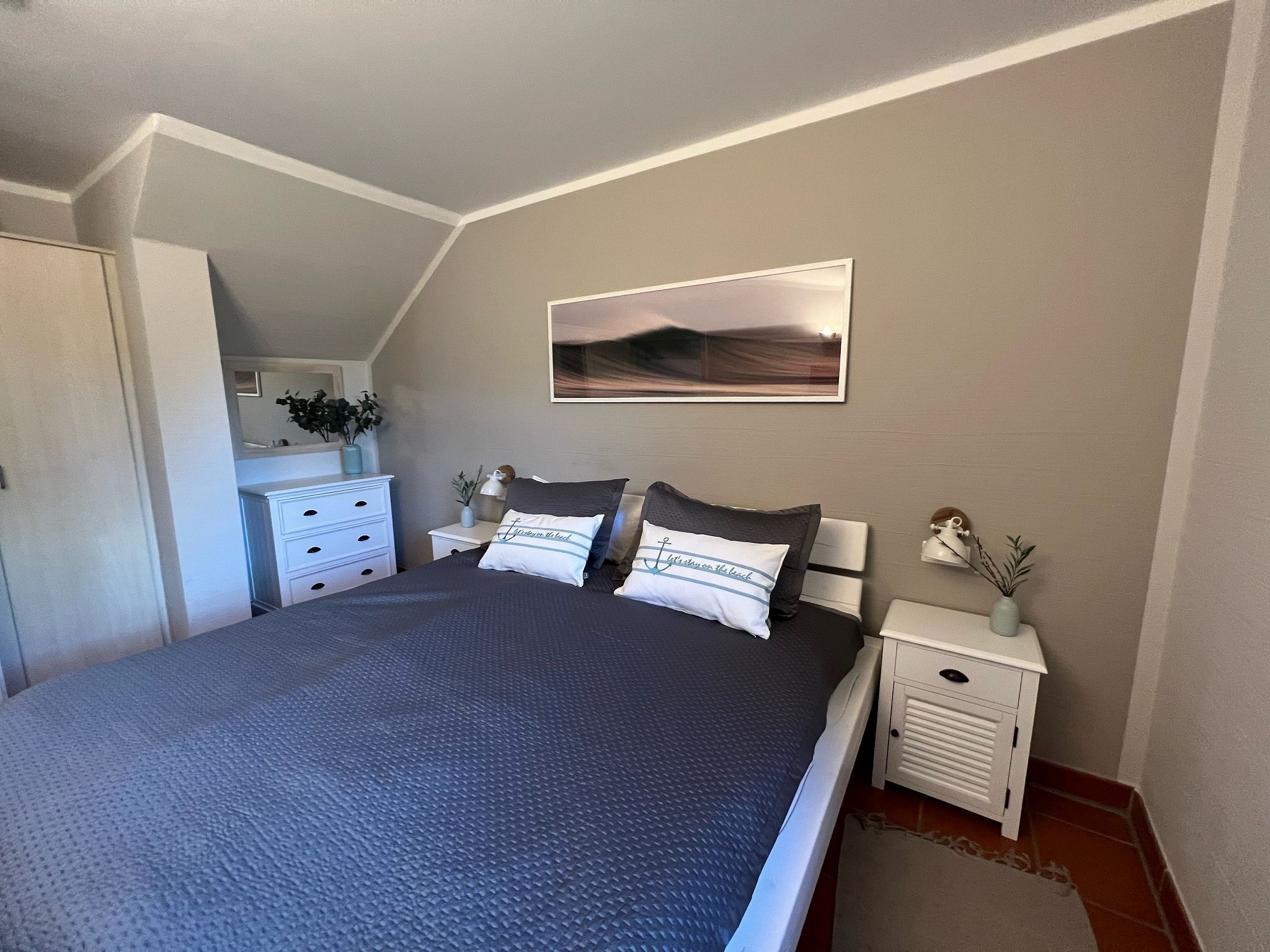 Feriendorf Rugana Komfortplus Ferienwohnung mit 1 Schlafzimmer und Terrasse (A07) Insel Rügen - Schlafzimmer