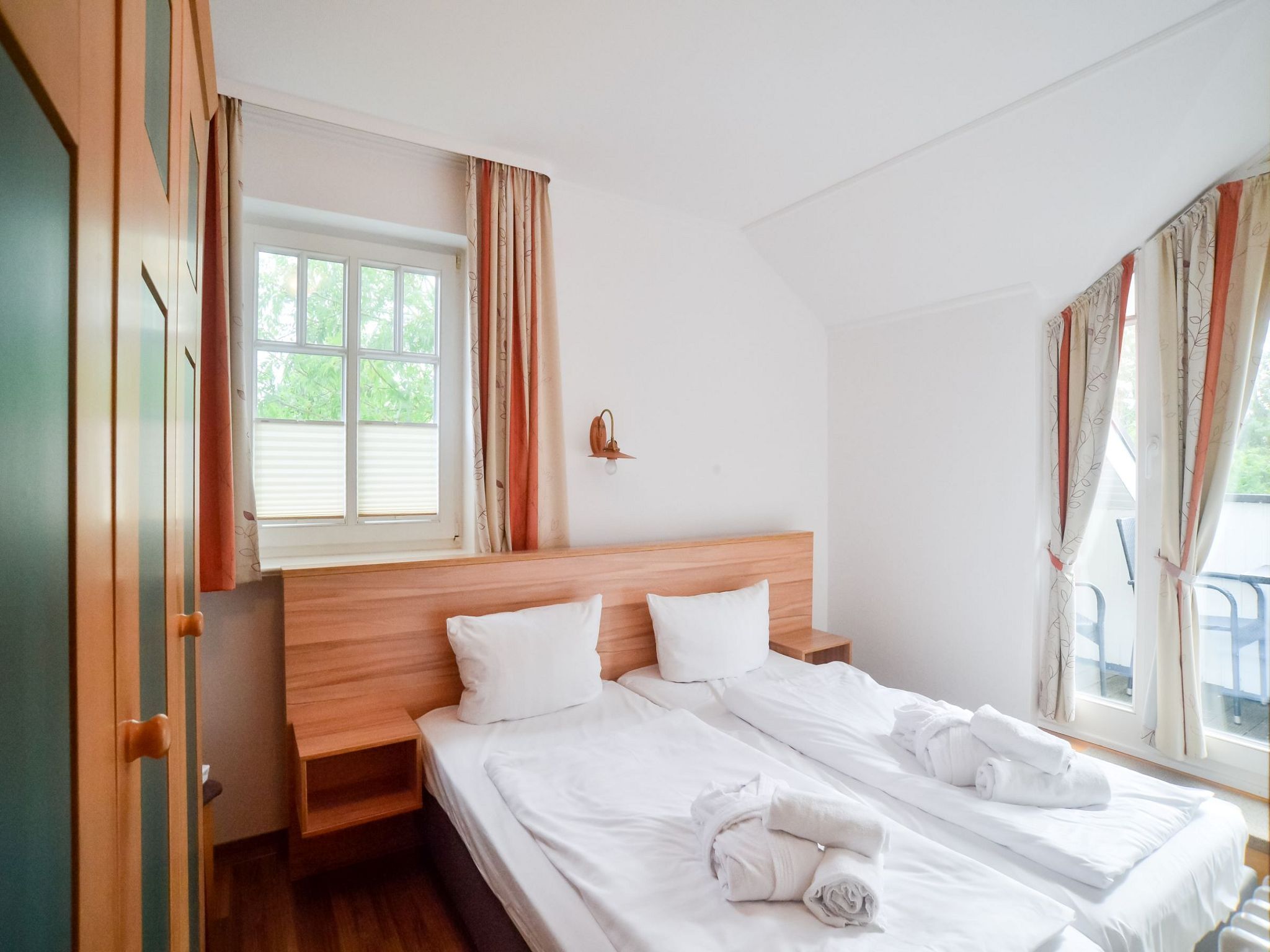 Dünenpark Binz Komfort Ferienwohnung mit 2 Schlafzimmern und Balkon im Dachgeschoss (284) Insel Rügen - Schlafzimmer