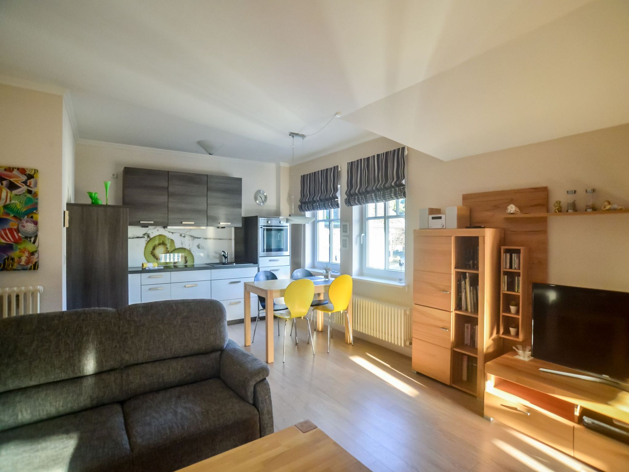 Dünenpark Binz Komfortplus Ferienwohnung mit 1 Schlafzimmer und Balkon im Dachgeschoss (060) Insel Rügen - Wohnzimmer