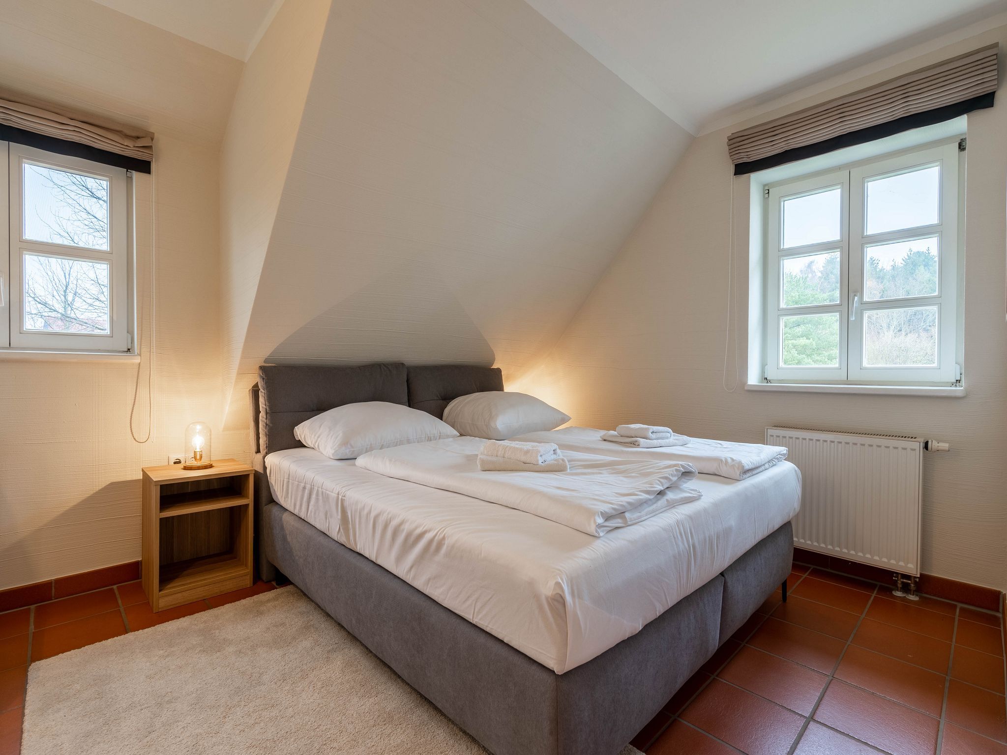 Feriendorf Rugana Komfort Ferienwohnung mit 2 Schlafzimmern und Terrasse (A25) Insel Rügen - Schlafzimmer