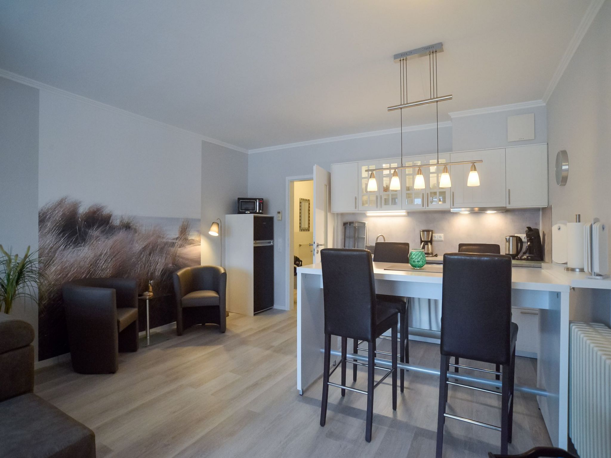 Dünenpark Binz Komfortplus Ferienwohnung mit 1 Schlafzimmer und Balkon im Dachgeschoss (022) Insel Rügen - Küche / Küchenzeile