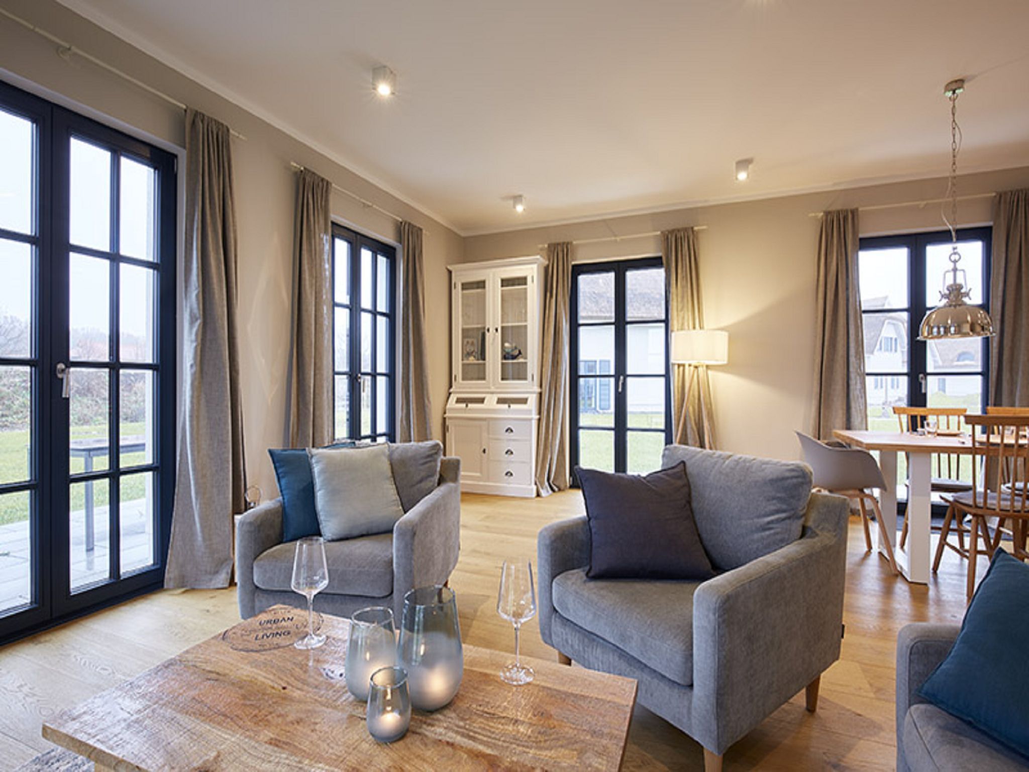 Superior Reetdachvilla mit 2 Schlafzimmern (F02) - Wohnzimmer