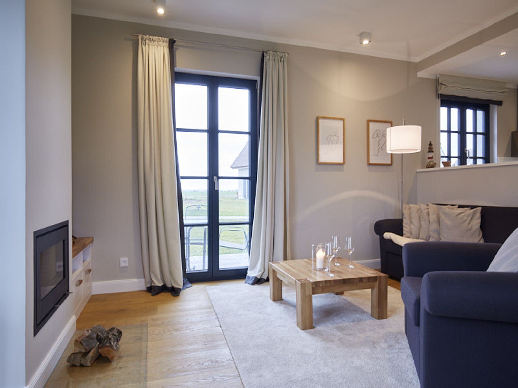 Premium Reetdachvilla mit 3 Schlafzimmern, Sauna und Kamin (F14) - Wohnzimmer