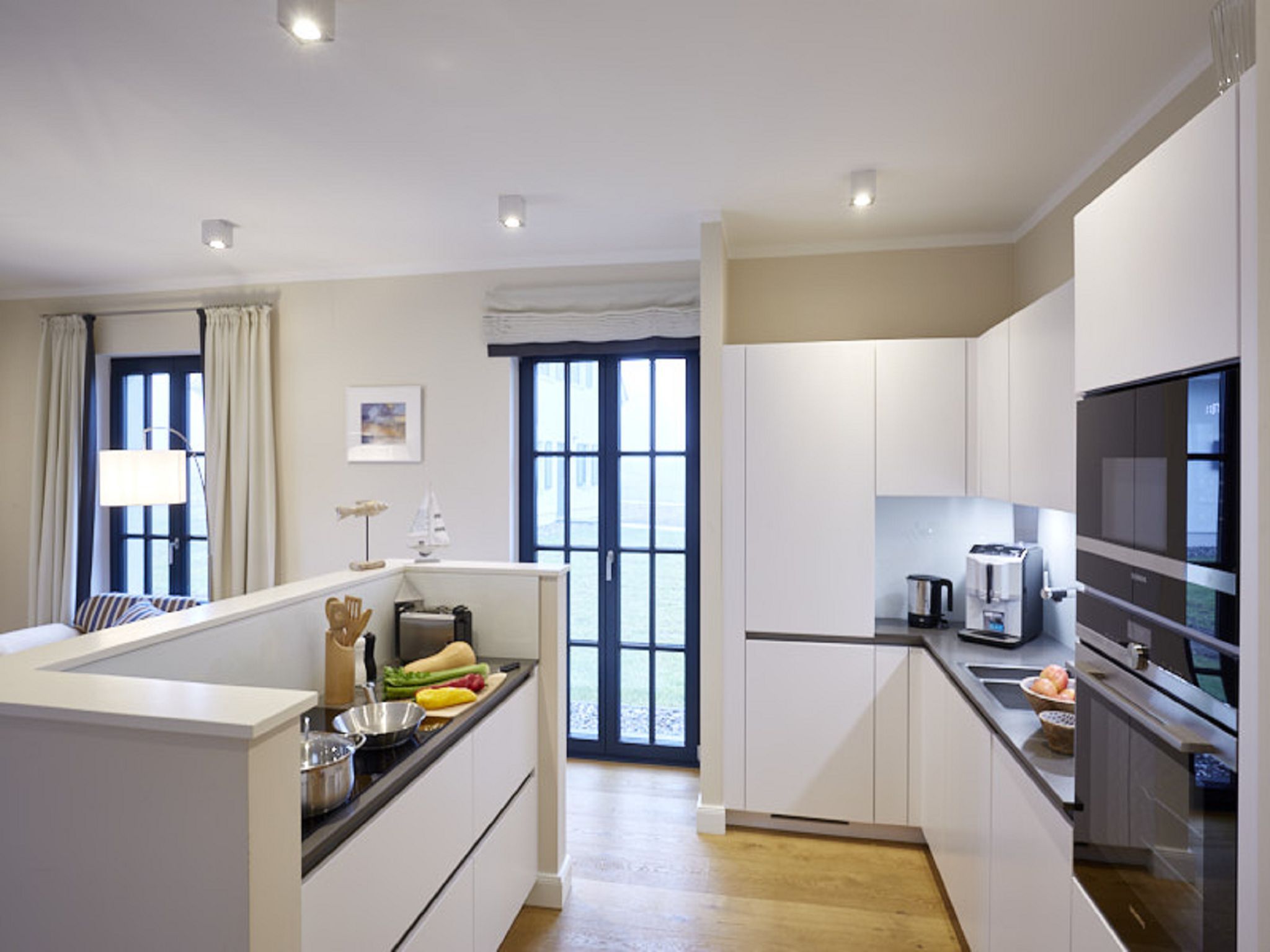 Luxus Reetdachvilla mit 3 Schlafzimmern, Sauna und Kamin (F15) - Küche / Küchenzeile