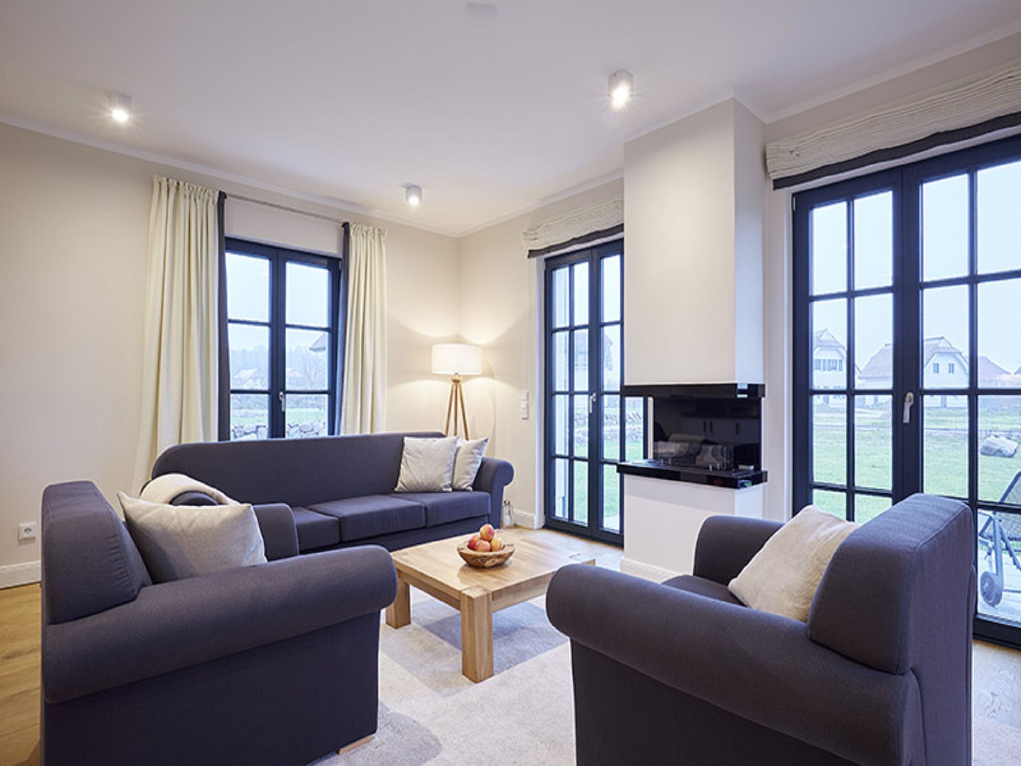 Superior Reetdachvilla mit 2 Schlafzimmern, Kamin und 2 Terrassen (F17) - Wohnzimmer