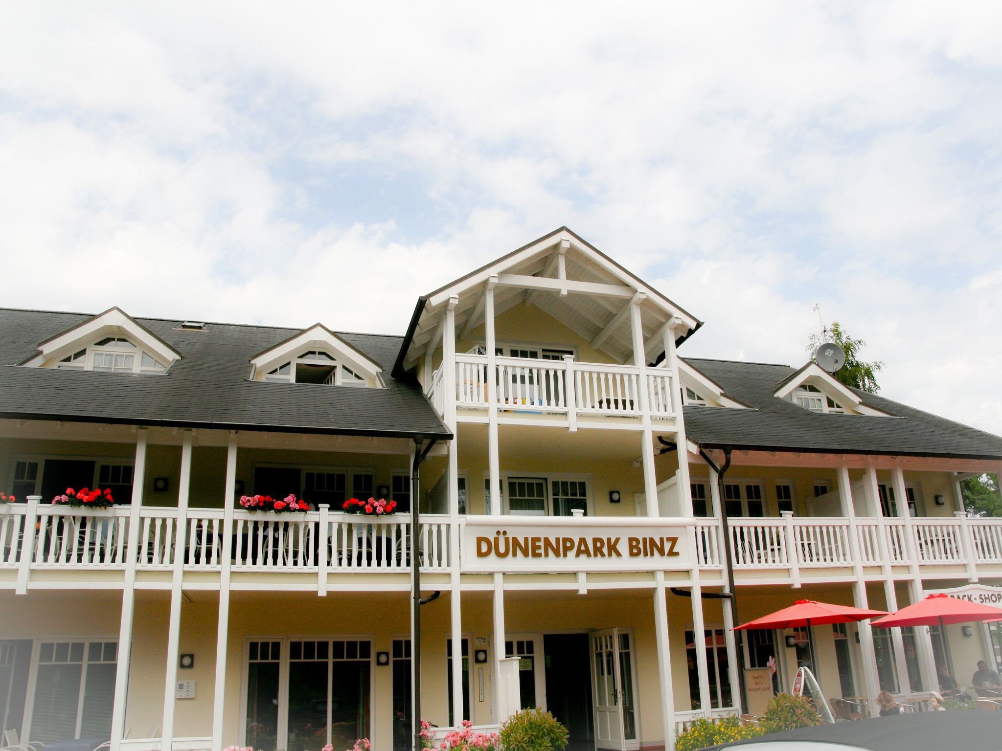 Dünenpark Binz Komfort Ferienwohnung mit 1 Schlafzimmer und Terrasse im Erdgeschoss (075) Insel Rügen - Empfang