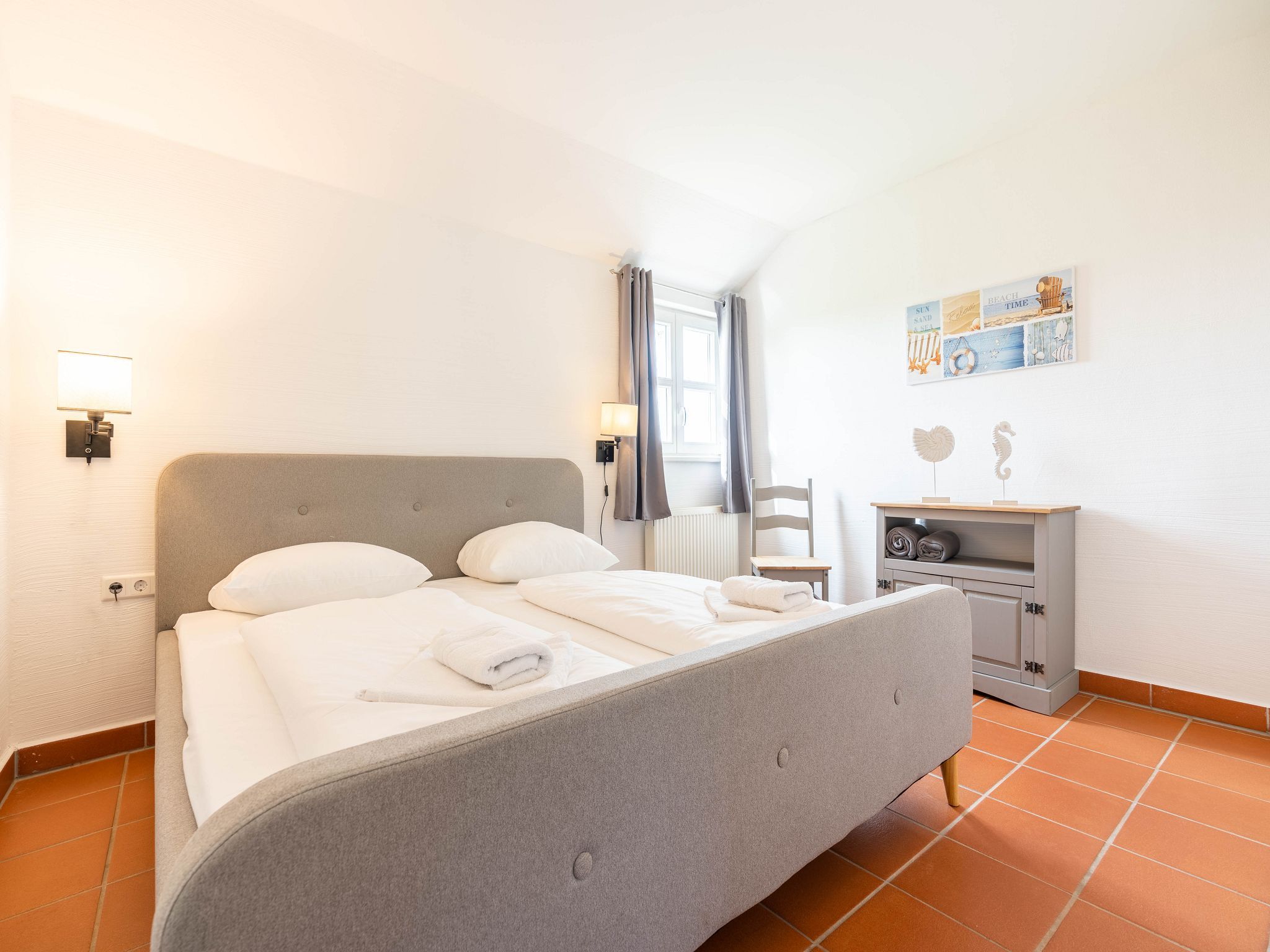 Feriendorf Rugana Komfortplus Ferienwohnung mit 2 Schlafzimmern und Terrasse (C06) Insel Rügen - Schlafzimmer