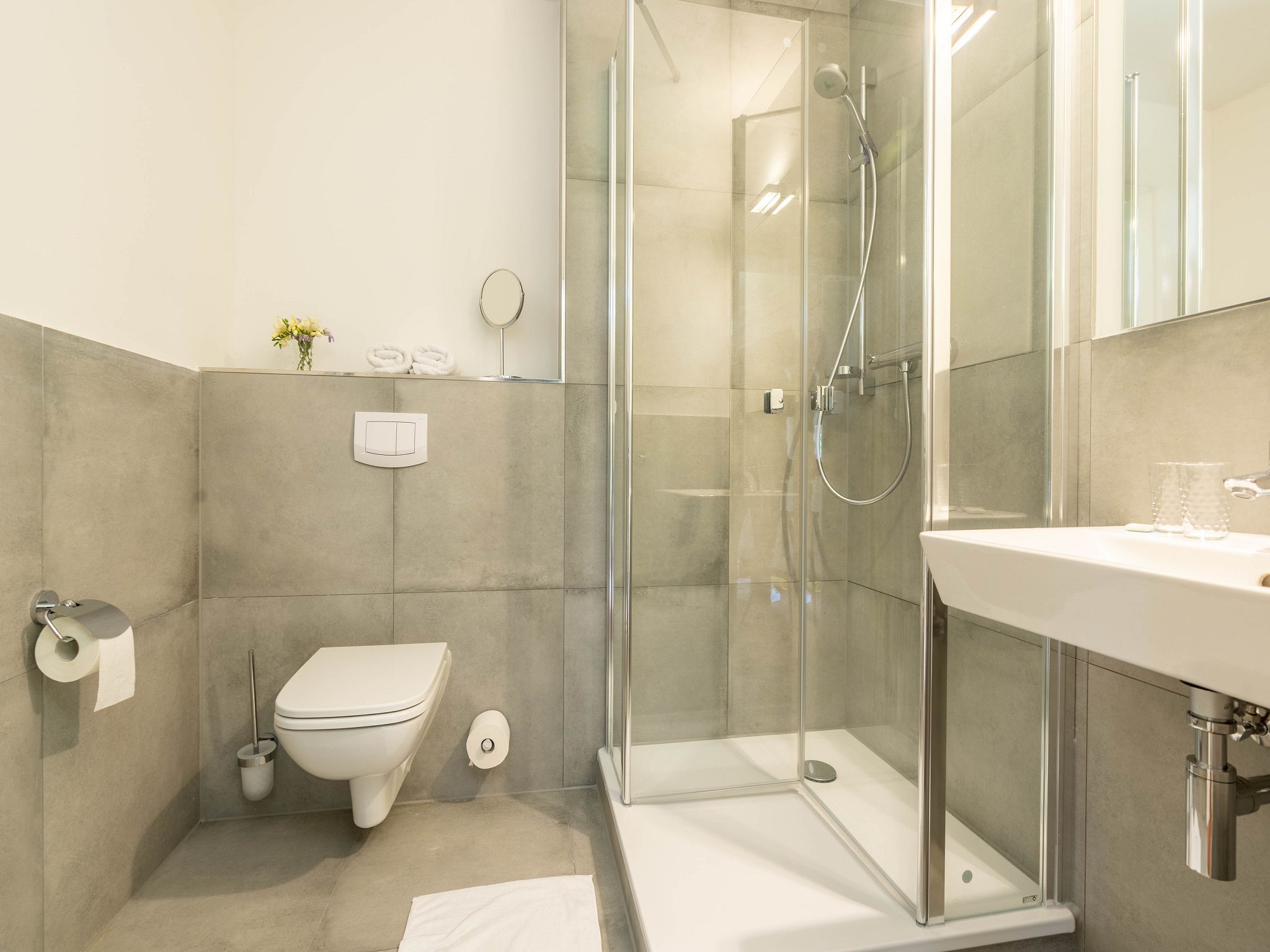 Feriendorf Rugana Komfortplus Ferienwohnung mit 1 Schlafzimmer und Terrasse (B20) Insel Rügen - Badezimmer