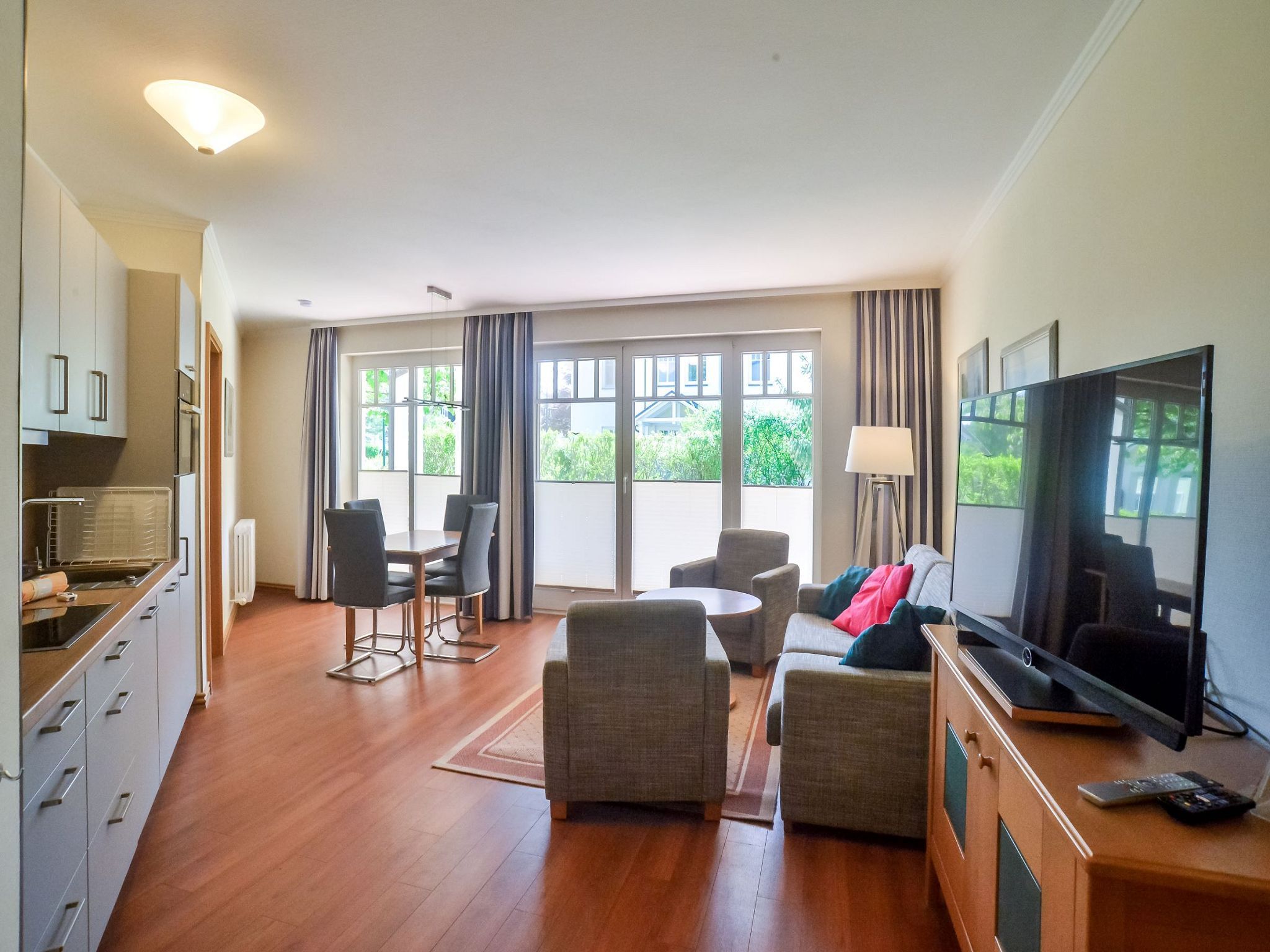 Dünenpark Binz Komfortplus Ferienwohnung mit 1 Schlafzimmer und Terrasse im Erdgeschoss (164) Insel Rügen - Wohnzimmer