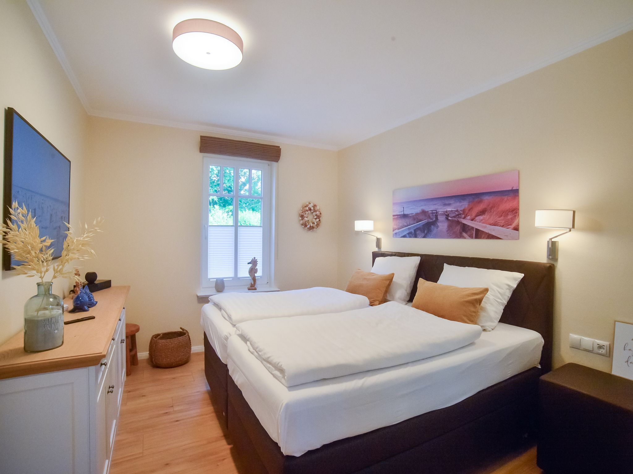 Dünenpark Binz Komfortplus Ferienwohnung mit 1 Schlafzimmer und Terrasse im Erdgeschoss (016) Insel Rügen - Schlafzimmer