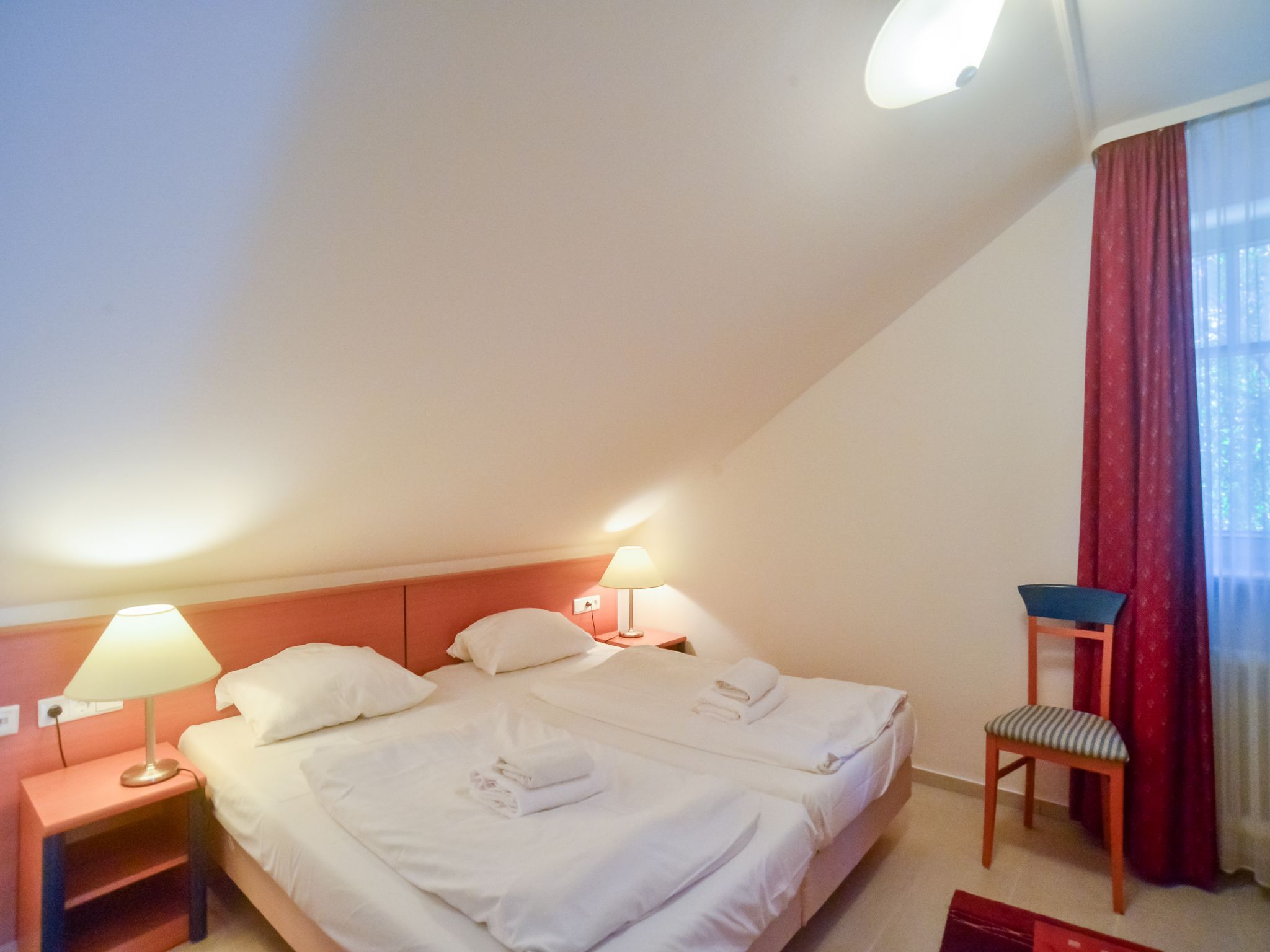 Dünenpark Binz Komfort Ferienwohnung mit 1 Schlafzimmer und Balkon im Dachgeschoss (308) Insel Rügen - Schlafzimmer