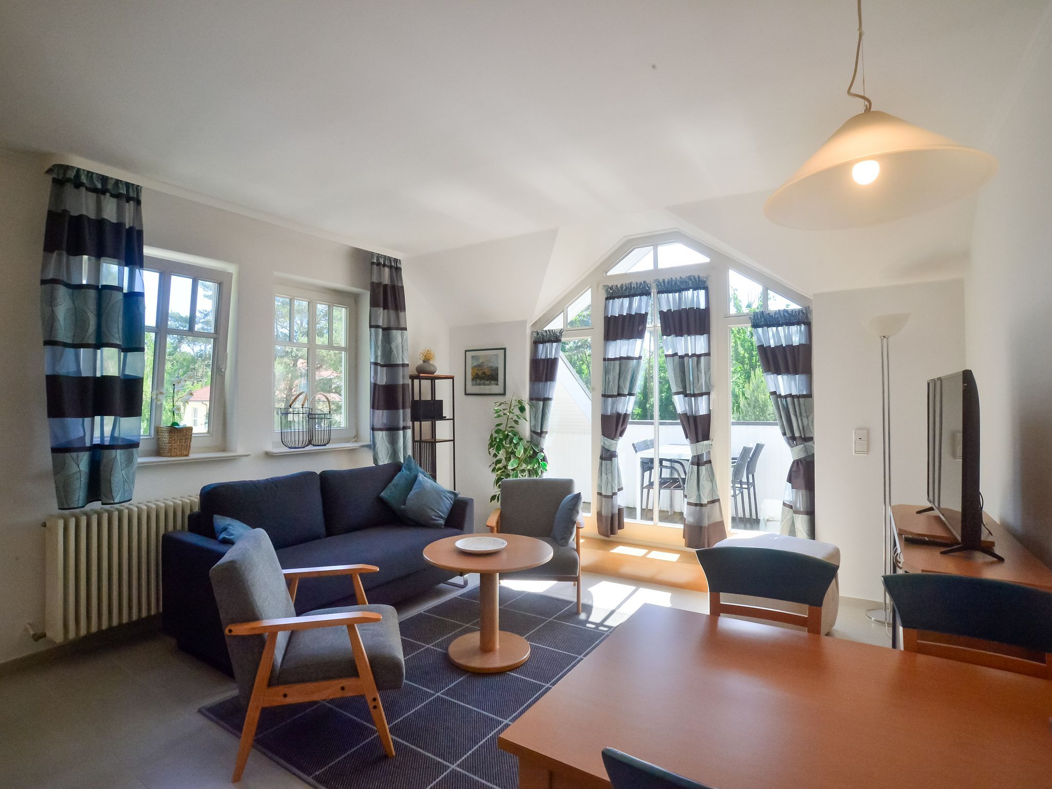 Dünenpark Binz Komfort Ferienwohnung mit 1 Schlafzimmer und Balkon im Dachgeschoss (308) Insel Rügen - Wohnzimmer