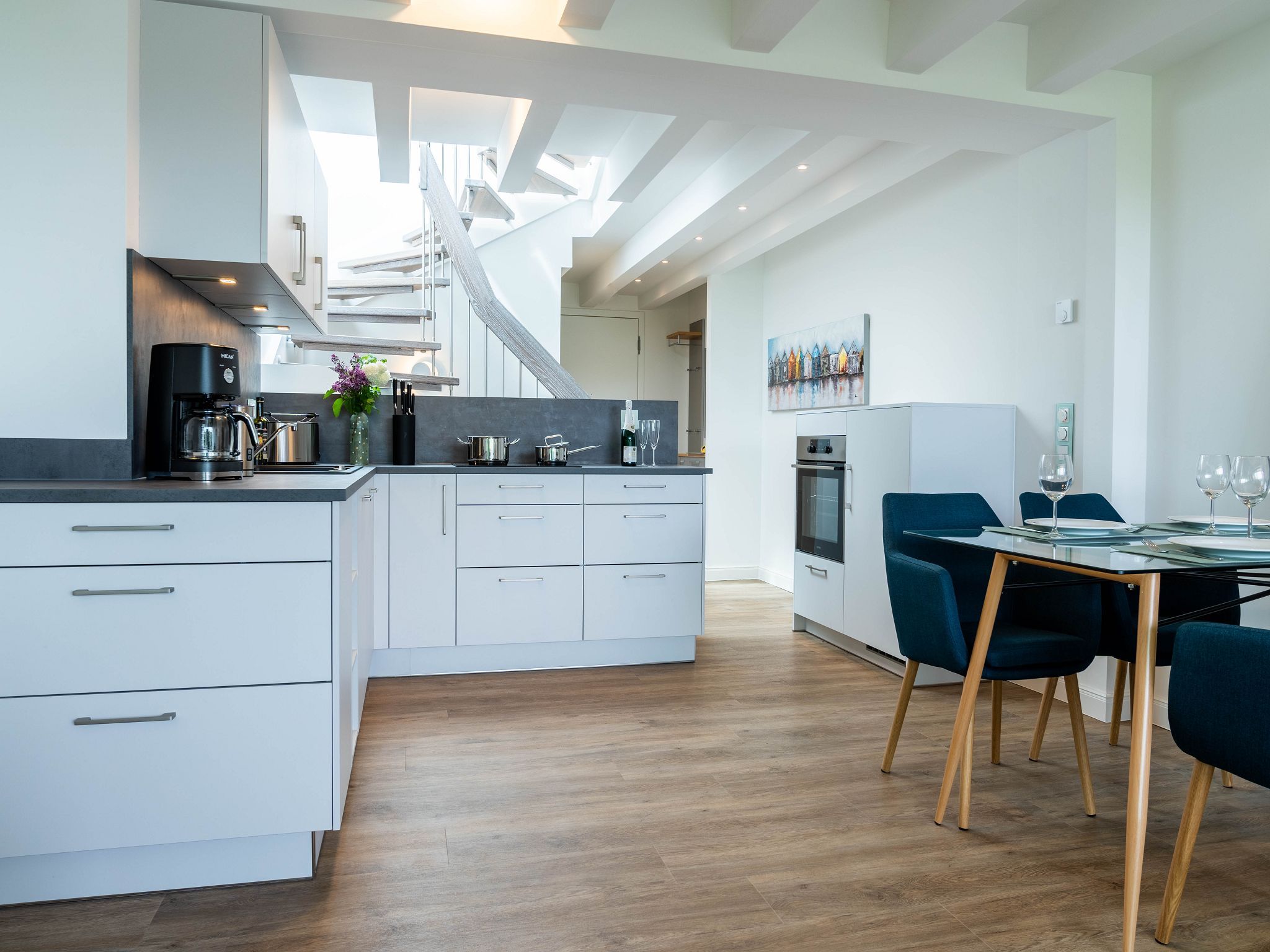 Dünenresidenz Prora SkySuite mit Meerblick und Dachterrasse, 2 Schlafzimmer (B3/5.2) Insel Rügen - Küche / Küchenzeile