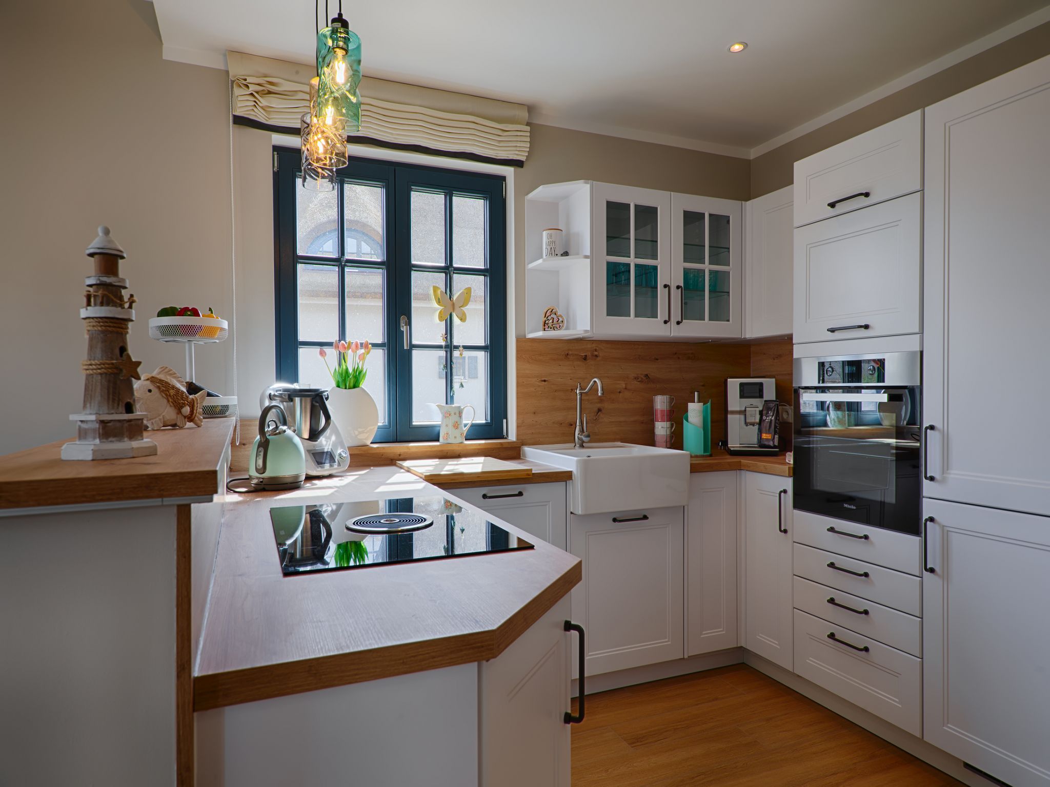 Premium Reetdachvilla mit 3 Schlafzimmern, Sauna und Kamin (F27) - Küche / Küchenzeile