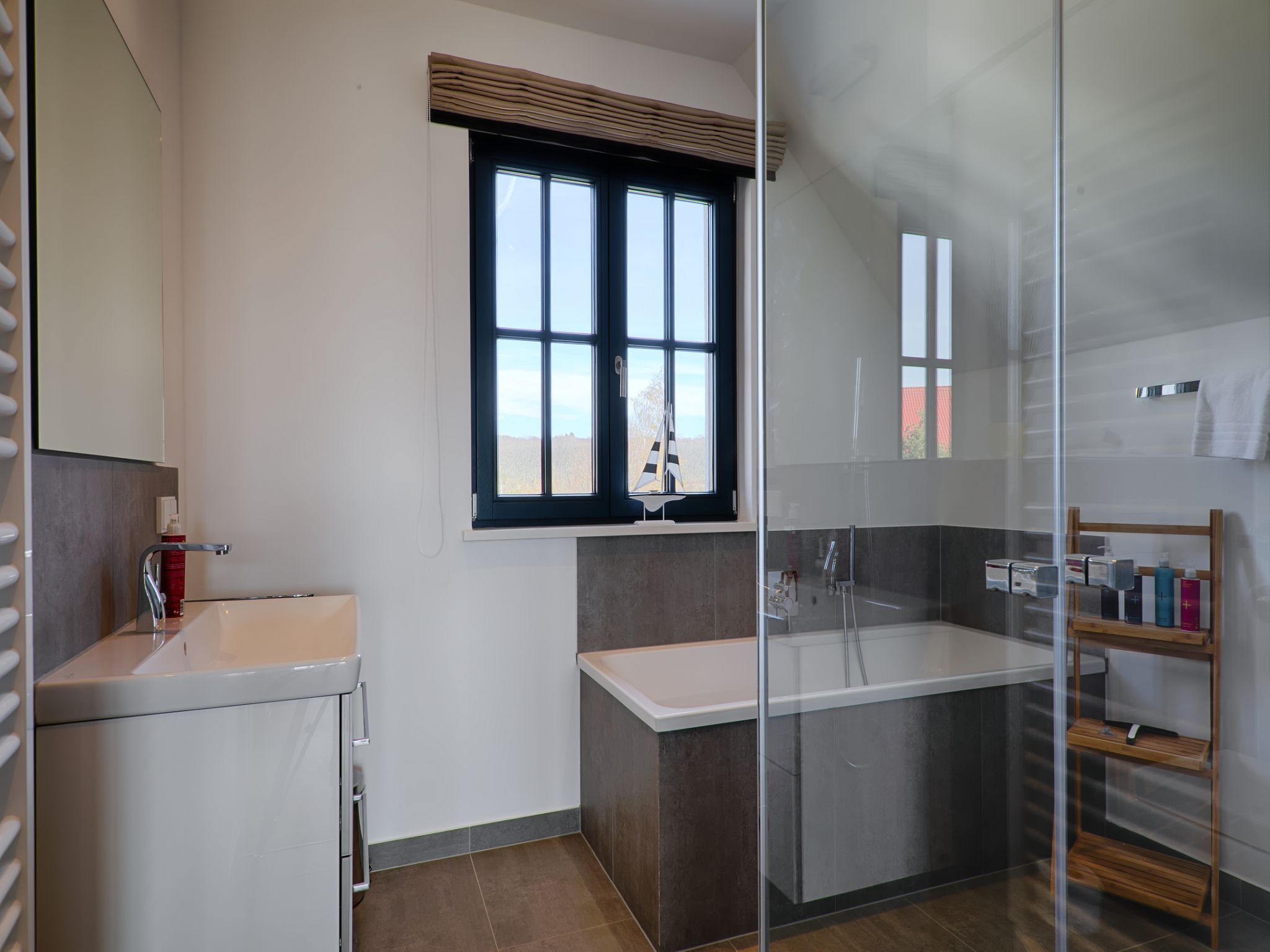 Superior Reetdachvilla mit 2 Schlafzimmern (F24) - Badezimmer