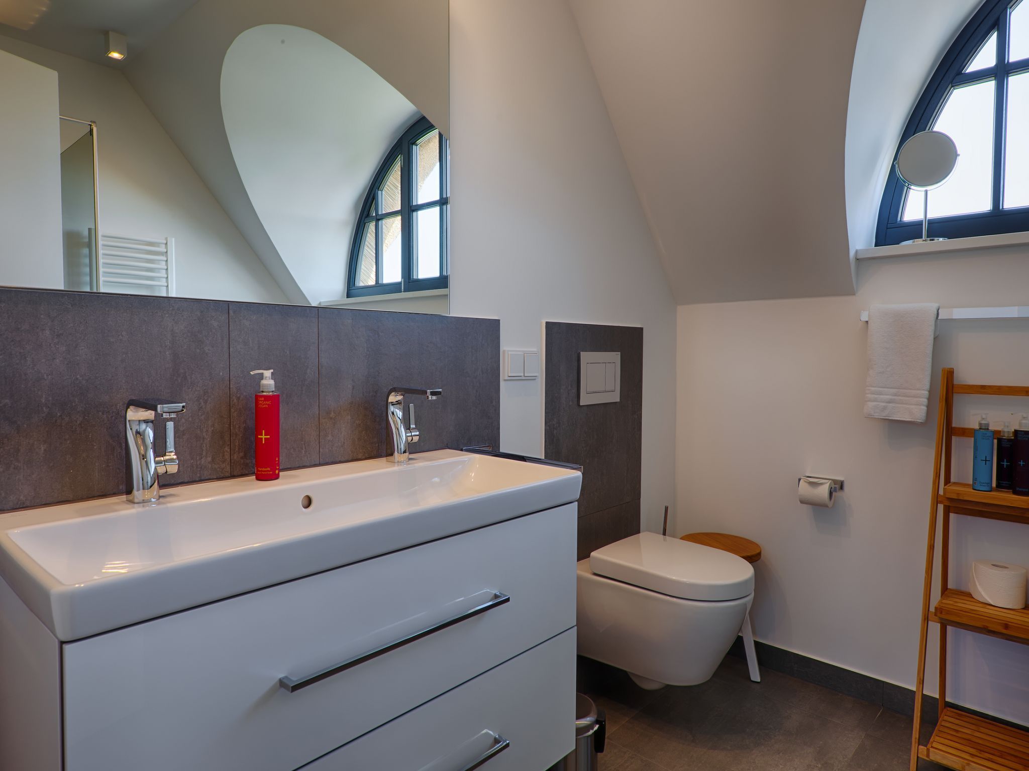 Luxus Reetdachvilla mit 3 Schlafzimmern, Sauna und Kamin (F20) - Badezimmer