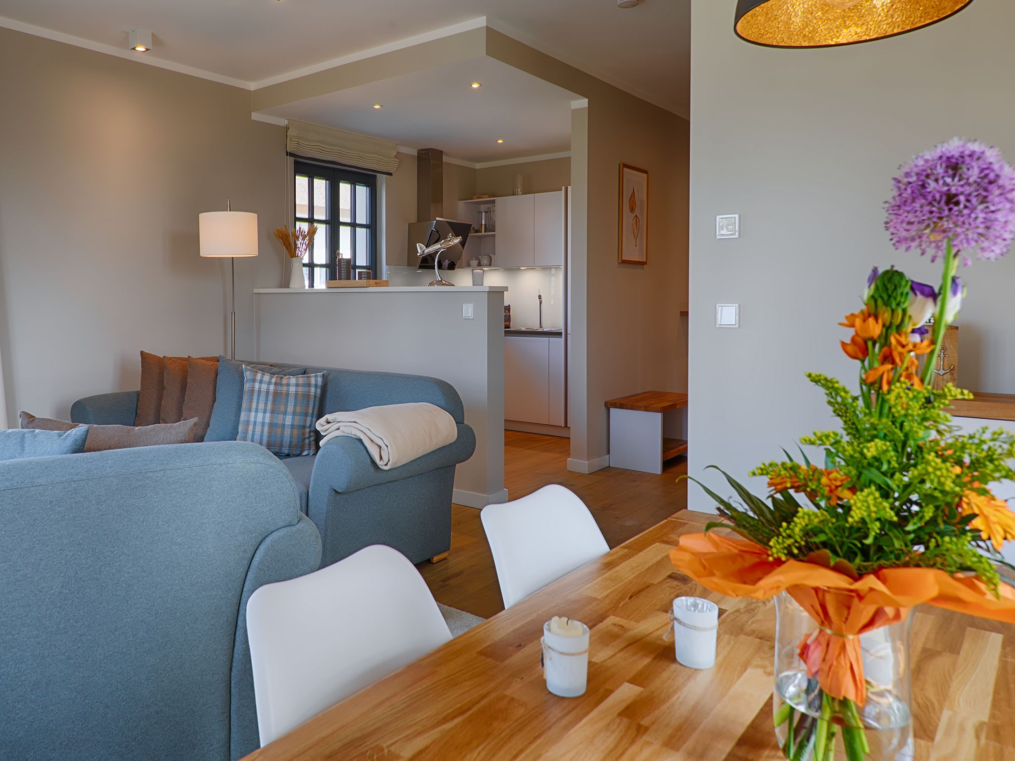 Premium Reetdachvilla mit 3 Schlafzimmern, Sauna und Kamin (F19) - Wohnzimmer