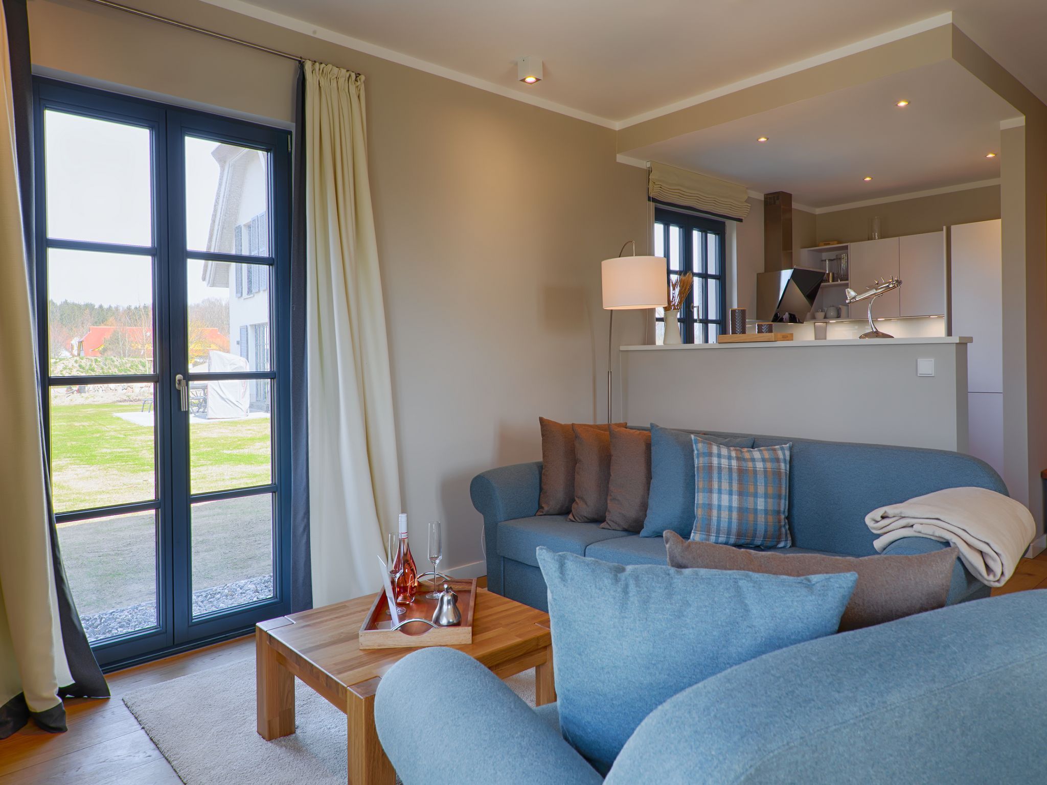 Premium Reetdachvilla mit 3 Schlafzimmern, Sauna und Kamin (F19) - Wohnzimmer