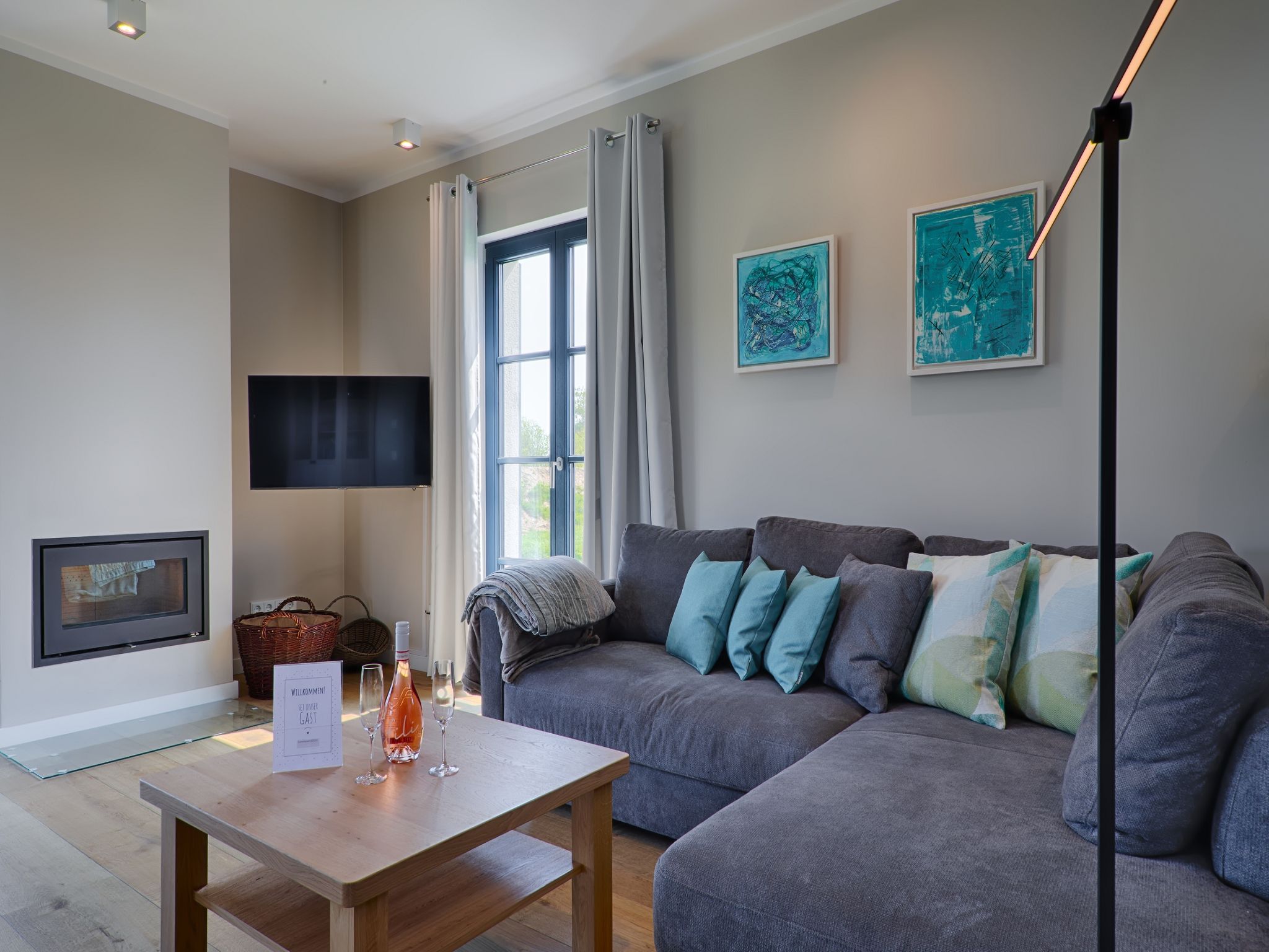 Premium Reetdachvilla mit 3 Schlafzimmern, Sauna und Kamin (F28) - Wohnzimmer