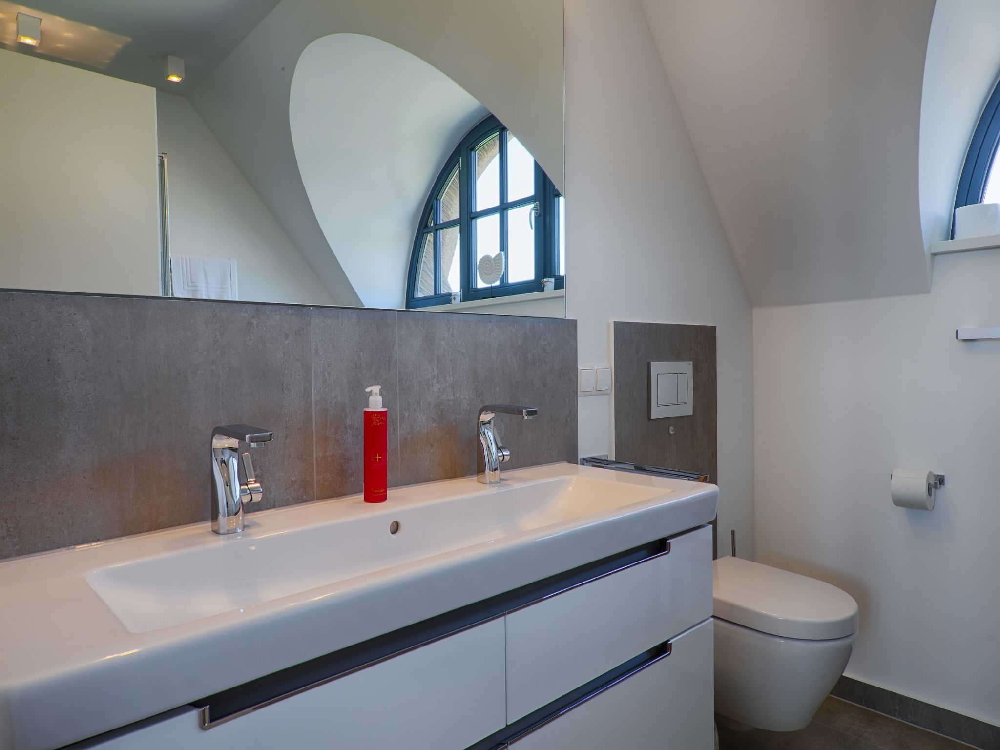 Luxus Reetdachvilla mit 3 Schlafzimmern, Sauna und Kamin (F18) - Badezimmer