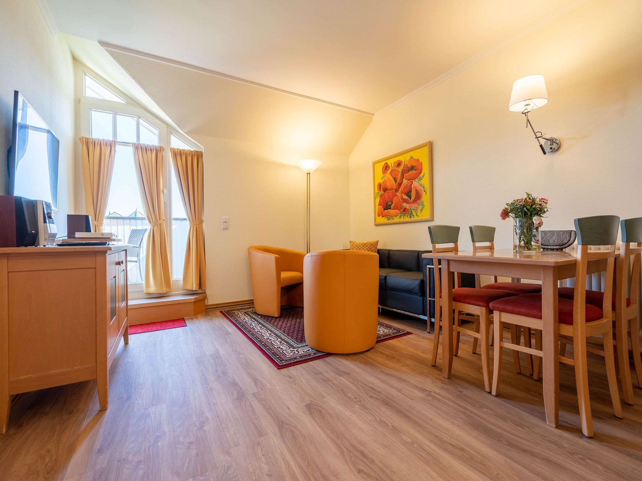 Dünenpark Binz Komfort Ferienwohnung mit 2 Schlafzimmern und Balkon im Dachgeschoss (012) Insel Rügen - Wohnzimmer