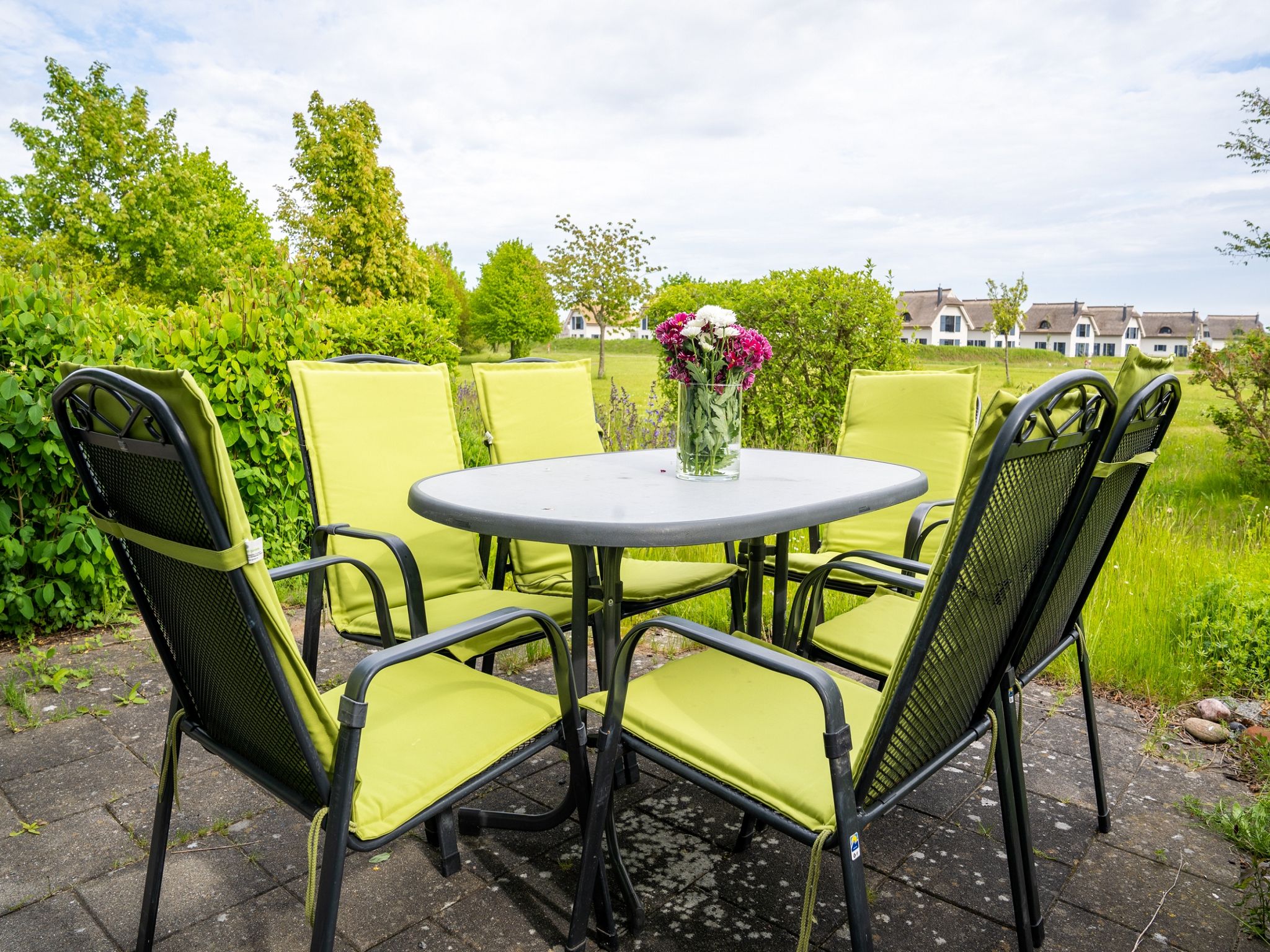 Feriendorf Rugana Komfort Ferienwohnung mit 2 Schlafzimmern und Terrasse (B01) Insel Rügen - Terrasse