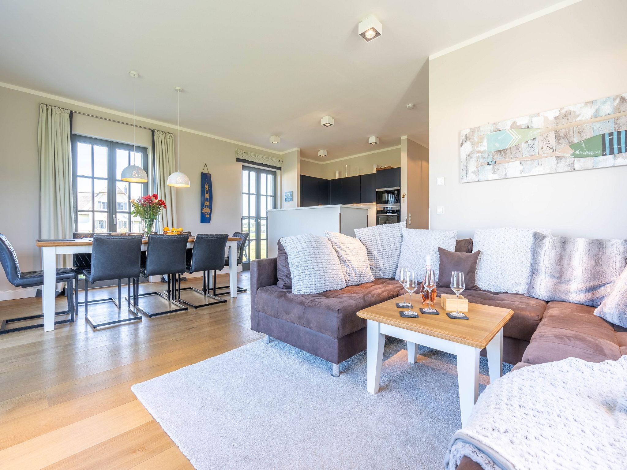 Luxus Reetdachvilla mit 3 Schlafzimmern, Sauna und Kamin (E27) - Wohnzimmer