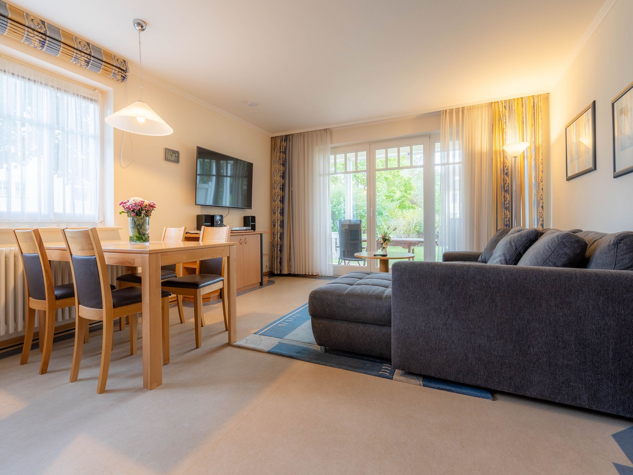 Dünenpark Binz Komfort Ferienwohnung mit 1 Schlafzimmer und Terrasse im Erdgeschoss (224) Insel Rügen - Wohnzimmer