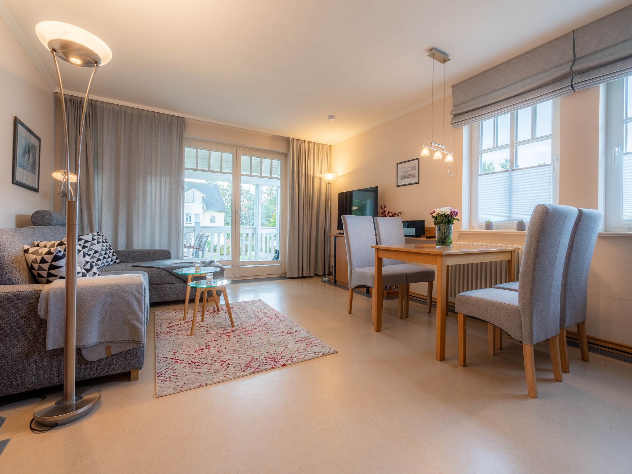 Dünenpark Binz Komfort Ferienwohnung mit 1 Schlafzimmer und Balkon im Obergeschoss (241) Insel Rügen - Wohnzimmer