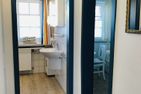 Haus Pesel Ferienwohnung *Reetblick* Norddorf auf Amrum - Zugang zum Badezimmer in der Ferienwohnung Reetblick in Norddorf auf Amrum
