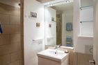 Ferienwohnung Abelke Utersum - Badezimmer