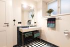  Ferienwohnung Am Warmbad Zentrum - Badezimmer