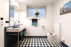  Ferienwohnung Am Warmbad Zentrum - Badezimmer