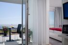 Amrumer Welle Ferienwohnung „Aalto" Wittdün auf Amrum - Terrasse und Schlafzimmer in der Ferienwohnung Aalto in Wittdün auf Amrum