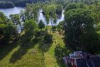  (14) Villa Kunterbunt am See in Schweden - 2 Häuser in einem Paket Smaland - Blick in der Garten und auf den See