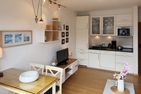 Haus *Südspitze 18* Ferienwohnung Südspitze 18/6 - Meerblick Wittdün auf Amrum - Küchenzeile der Ferienwohnung Südspitze 18/6 Meerblick in Wittdün auf Amrum