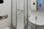 Haus *Südspitze 17* Ferienwohnung *Gaubenkieker* Wittdün auf Amrum - Badezimmer in der Ferienwohnung Gaubenkieker des Hauses Südspitze 17 in Wittdün auf Amrum