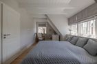  Wiesen Engel Oldsum - Das Doppelbett im Master-Bedroom weist eine Breite von 200 cm auf.