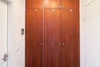 Haus Nordenlicht Ferienwohnung Watt'n Blick Wittdün auf Amrum - Einbaukleiderschrank im Korridor der Ferienwohnung Watt'n Blick in Wittdün auf Amrum