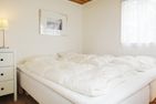  (4) Schwarzes Sommerhaus in Schweden am See mit Sauna und Boot Smaland - 