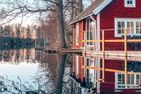  (14) Villa Kunterbunt am See in Schweden - 2 Häuser in einem Paket Smaland - Das kleine Häuschen am See und die Seeterrasse im Winter